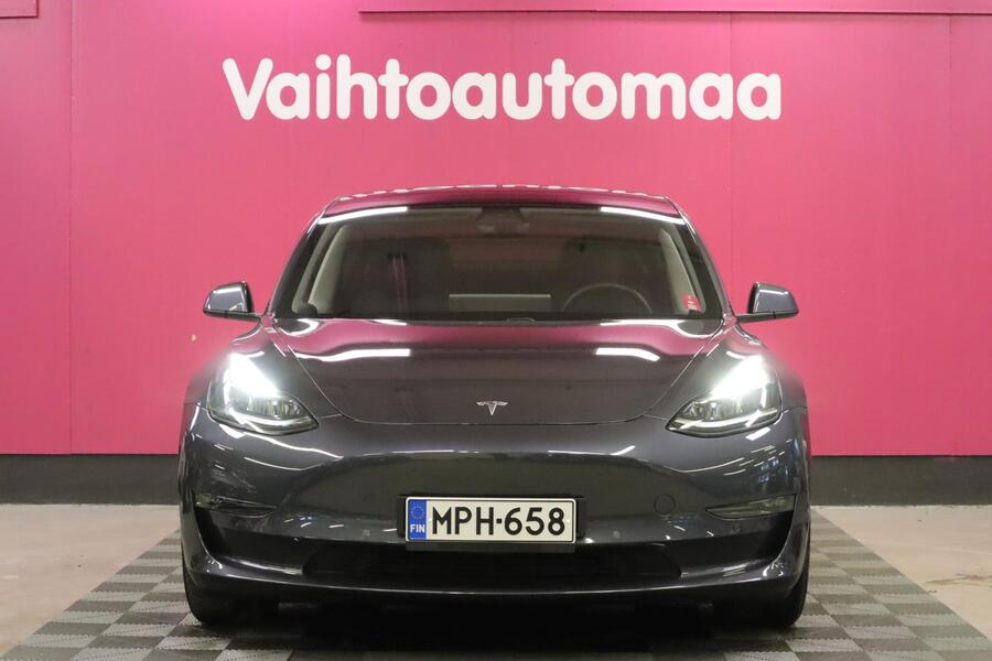 Tesla Model 3 vaihtoauto