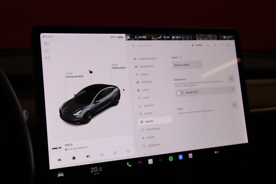Tesla Model 3 vaihtoauto