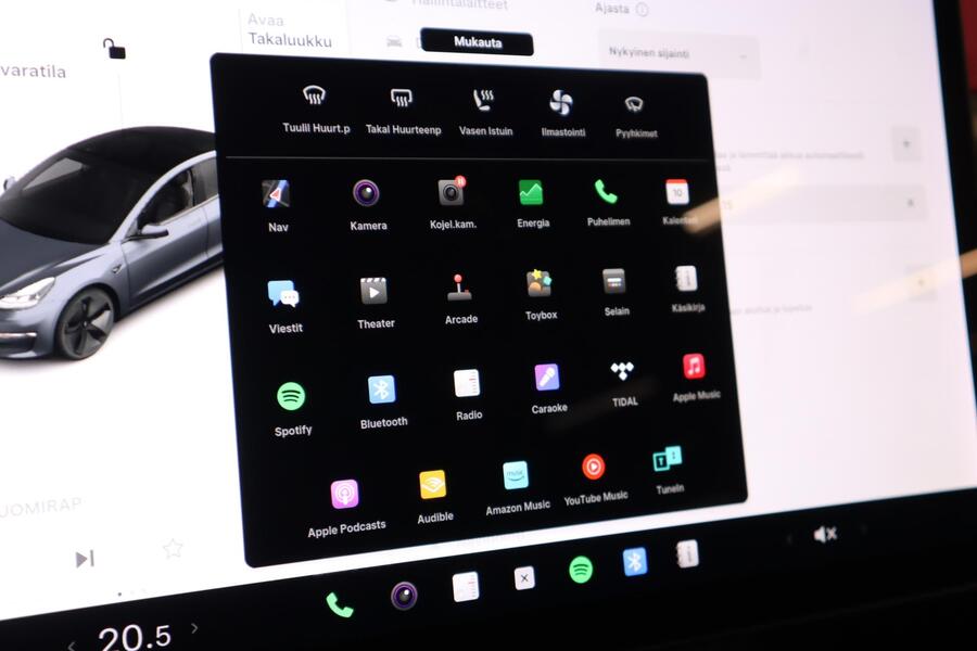 Tesla Model 3 vaihtoauto