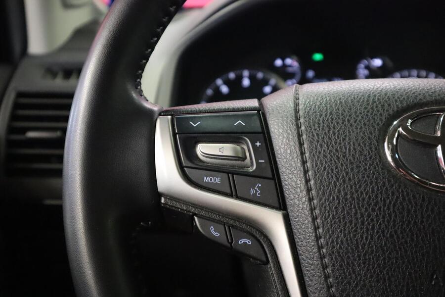 Toyota Land Cruiser vaihtoauto