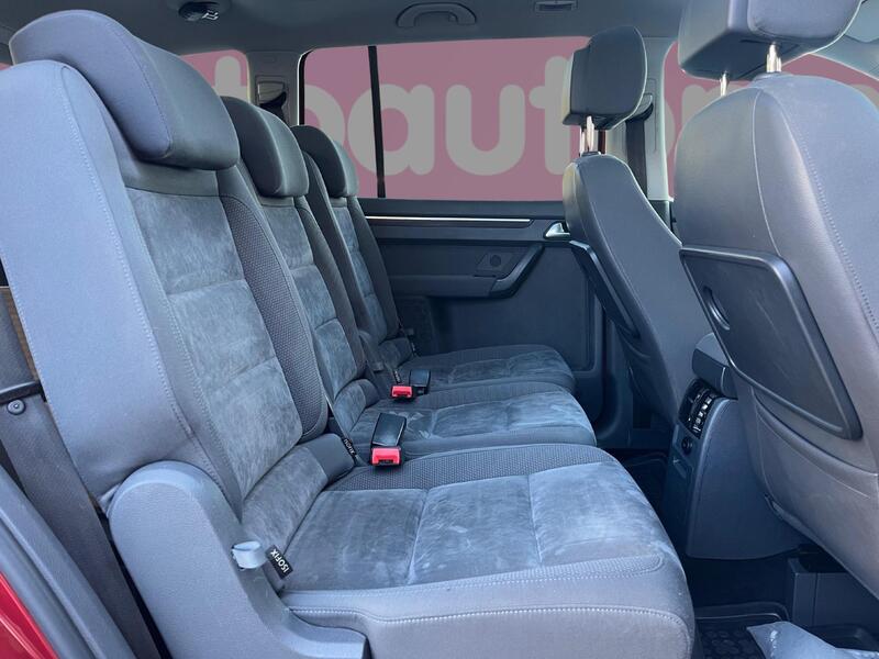 Volkswagen Touran vaihtoauto