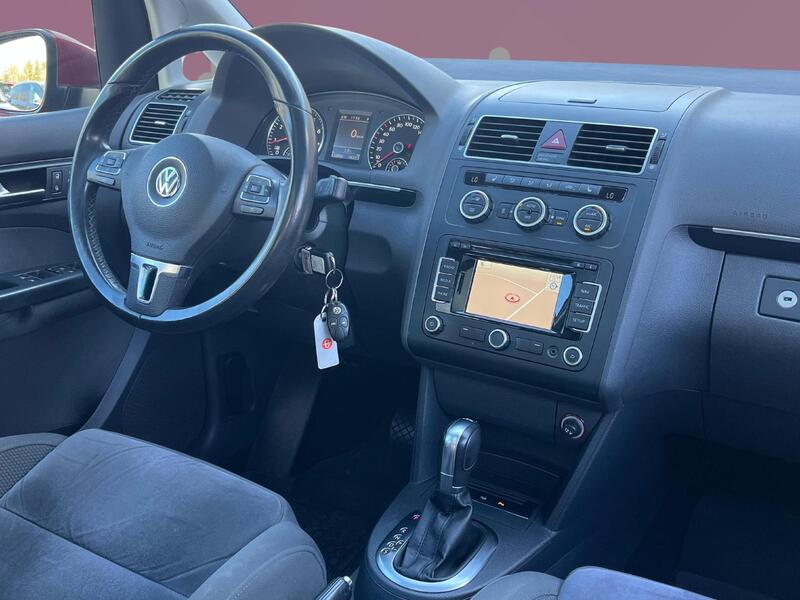 Volkswagen Touran vaihtoauto