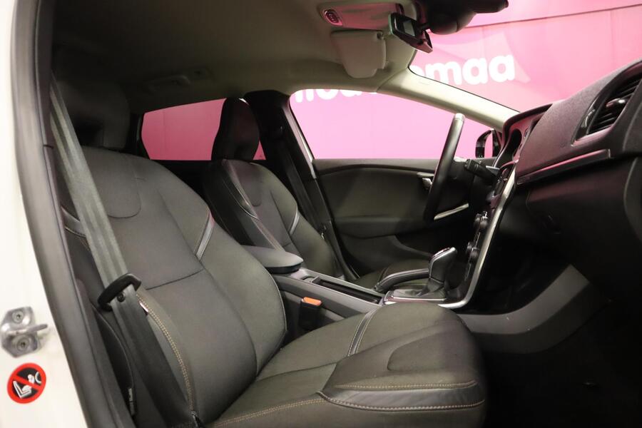 Volvo V40 Cross Country vaihtoauto