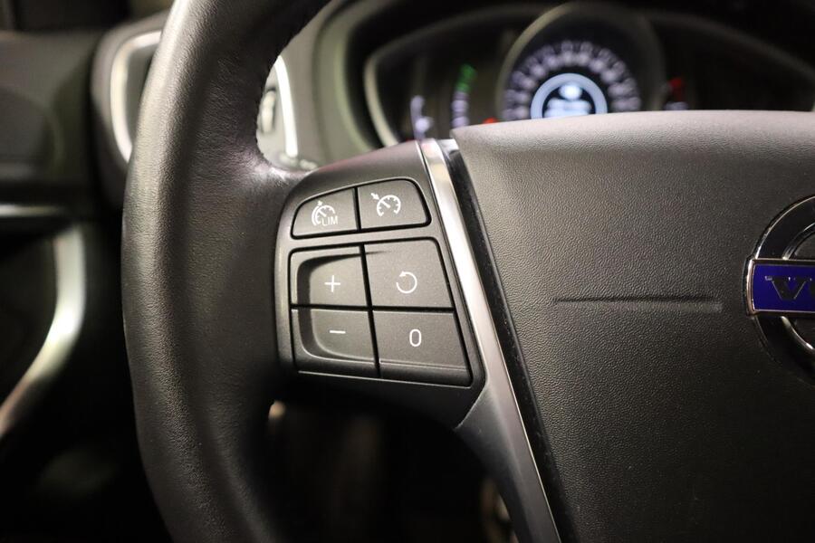 Volvo V40 Cross Country vaihtoauto