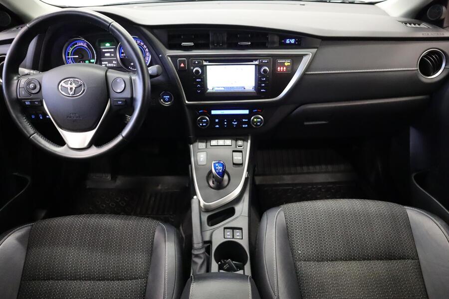 Toyota Auris vaihtoauto