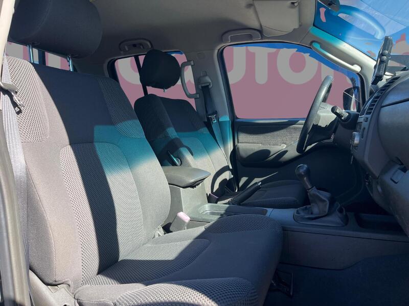 Nissan Navara vaihtoauto