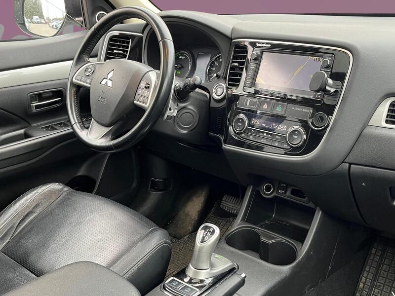 Mitsubishi Outlander PHEV vaihtoauto