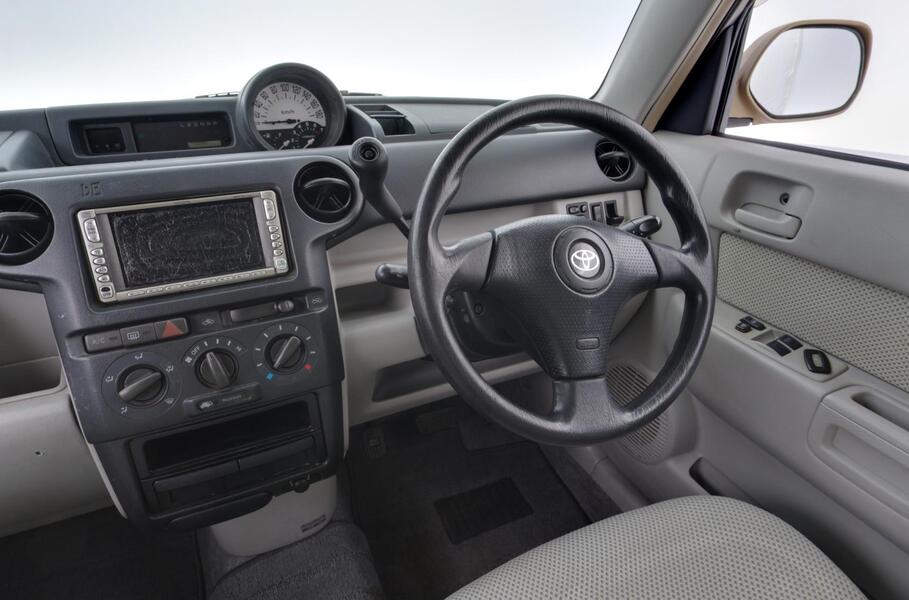 Toyota BB vaihtoauto