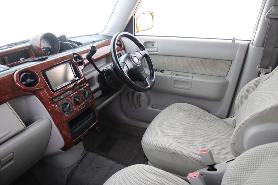 Toyota BB vaihtoauto