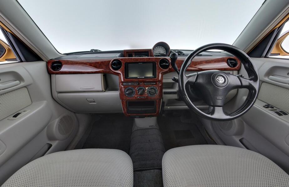 Toyota BB vaihtoauto