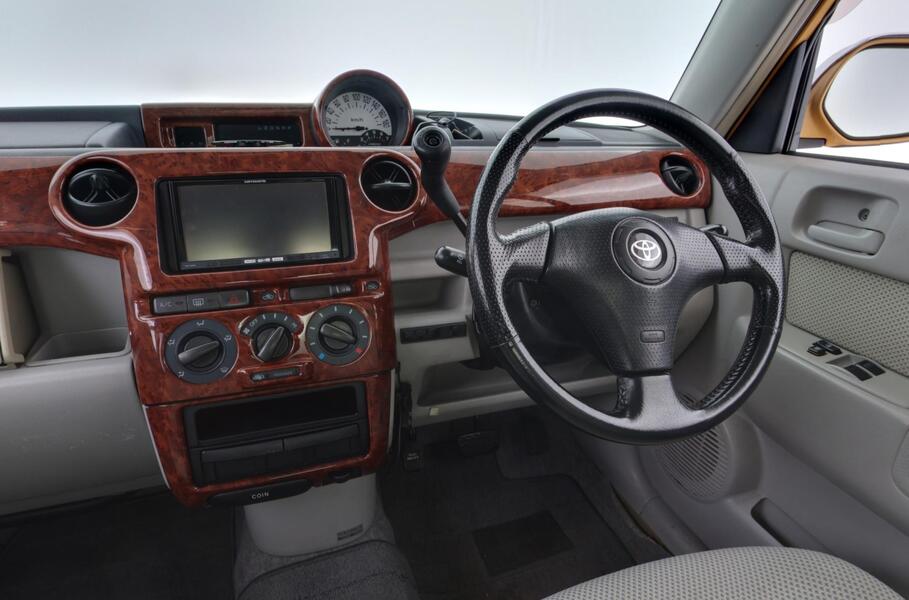 Toyota BB vaihtoauto