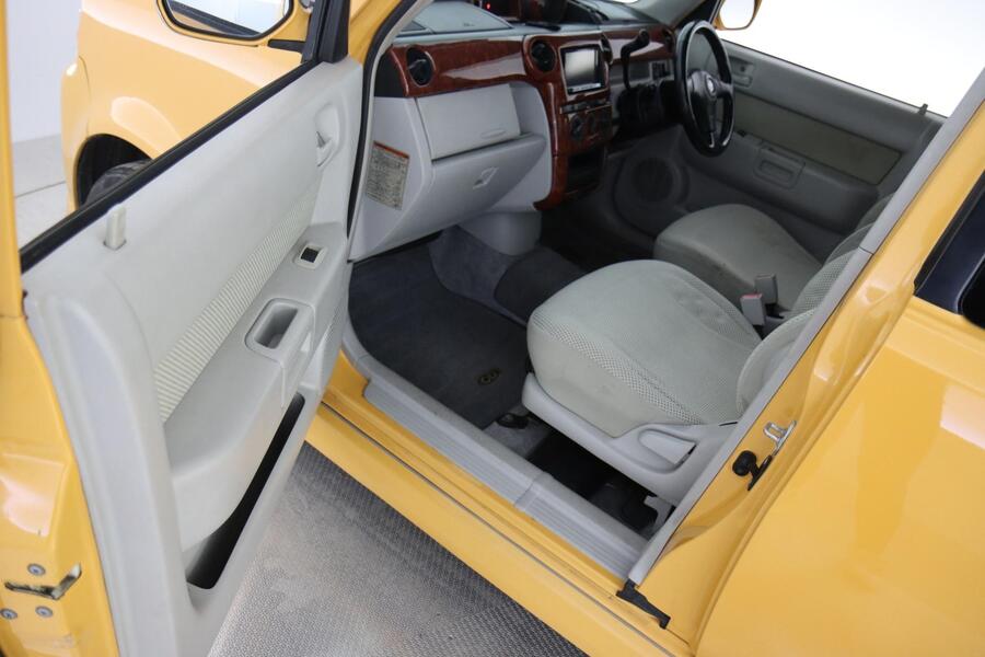 Toyota BB vaihtoauto