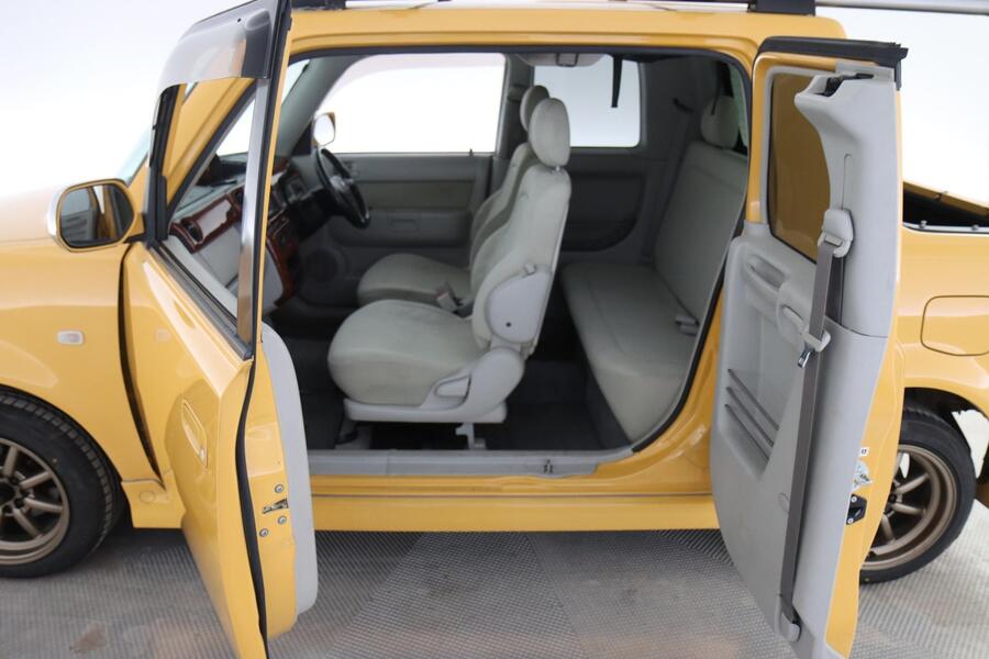 Toyota BB vaihtoauto