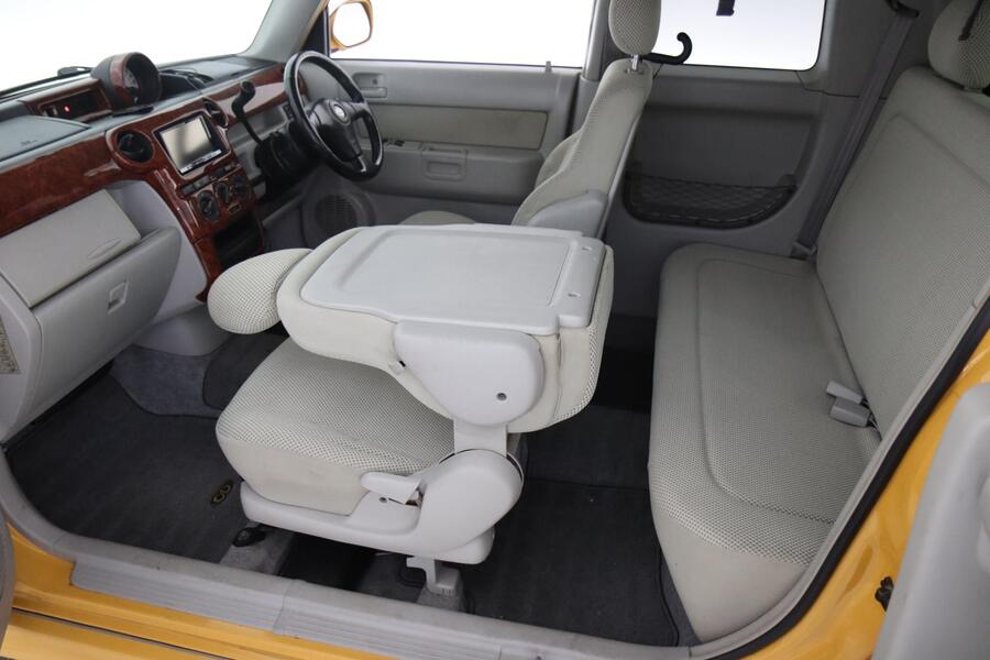 Toyota BB vaihtoauto