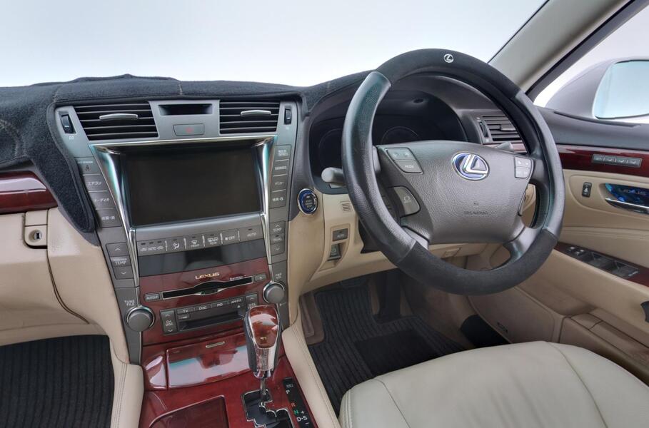 Lexus LS vaihtoauto