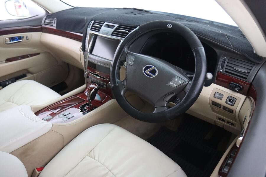 Lexus LS vaihtoauto