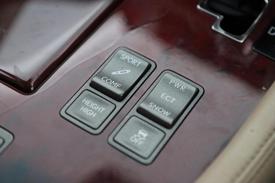 Lexus LS vaihtoauto