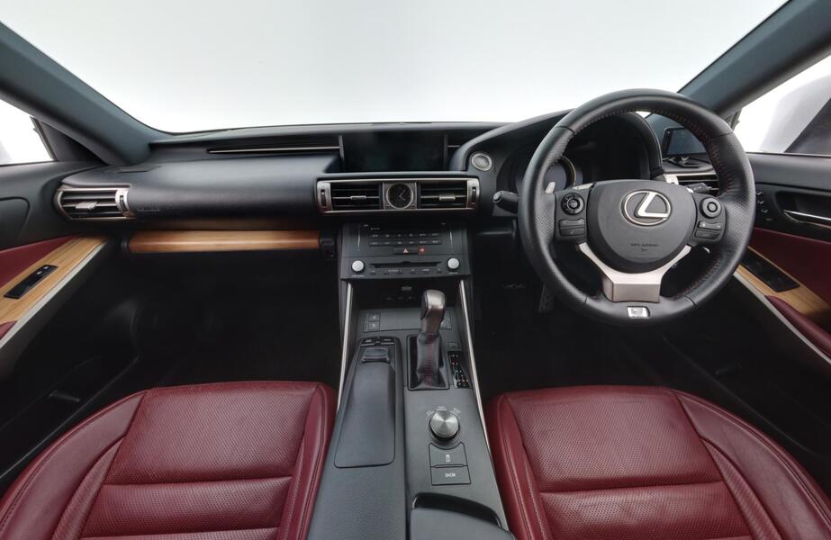 Lexus IS vaihtoauto