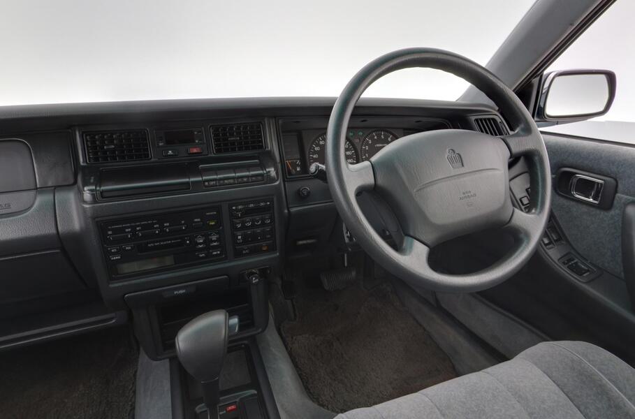 Toyota Crown vaihtoauto