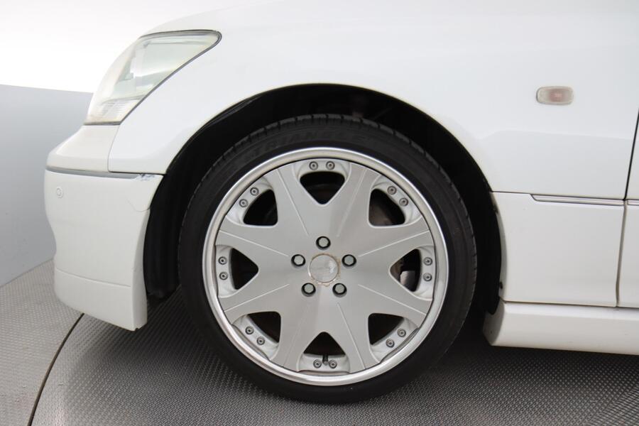 Toyota Celsior vaihtoauto