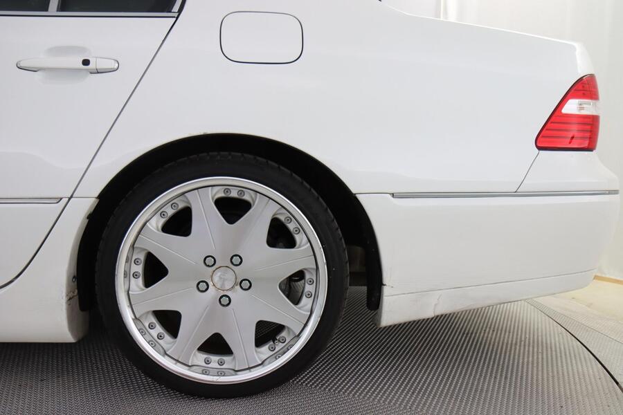 Toyota Celsior vaihtoauto