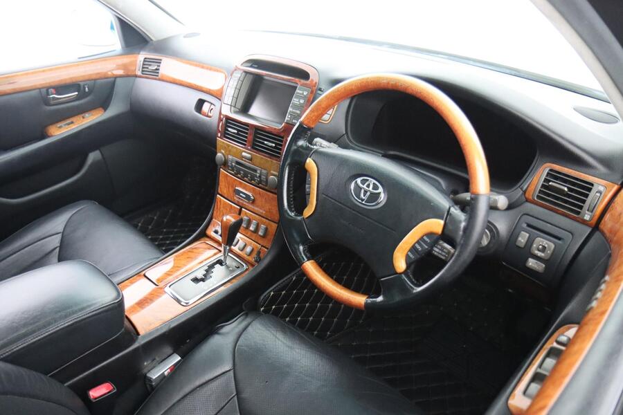 Toyota Celsior vaihtoauto