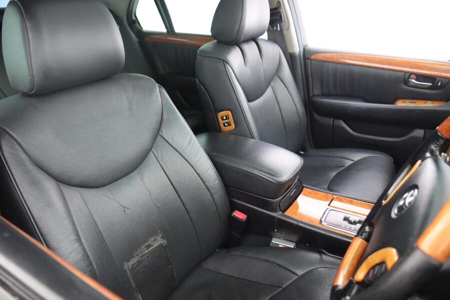 Toyota Celsior vaihtoauto