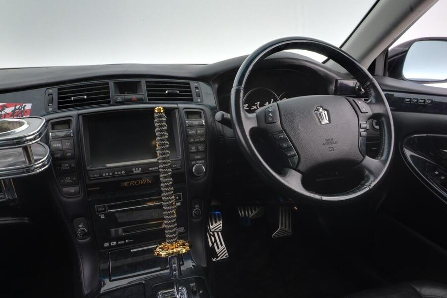 Toyota Crown vaihtoauto