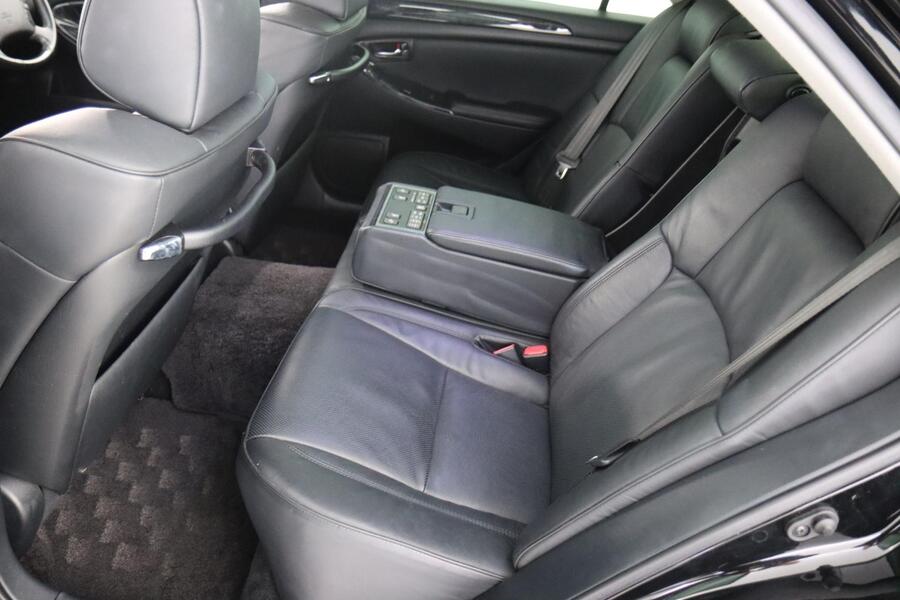 Toyota Crown vaihtoauto