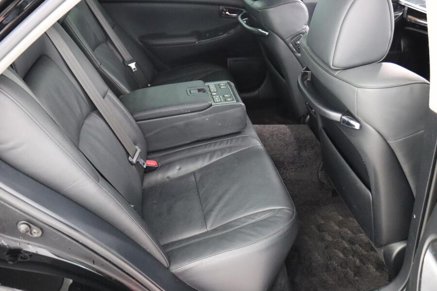 Toyota Crown vaihtoauto