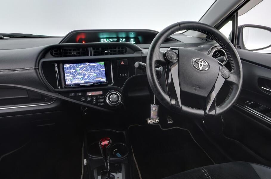 Toyota Aqua vaihtoauto