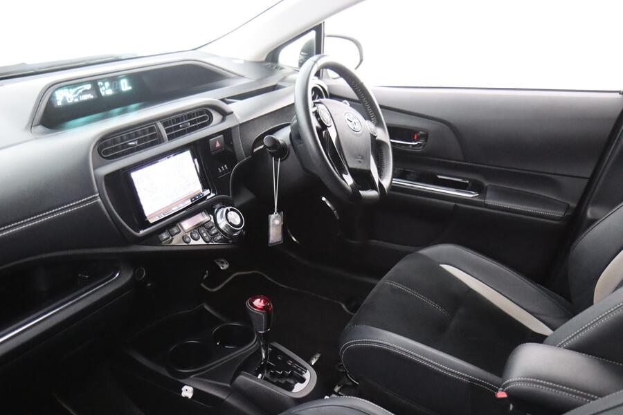 Toyota Aqua vaihtoauto