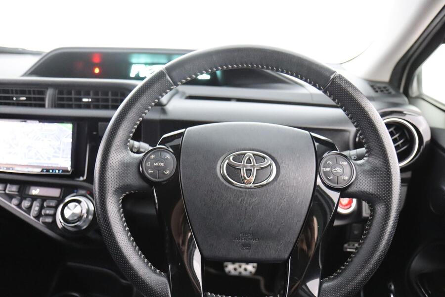 Toyota Aqua vaihtoauto