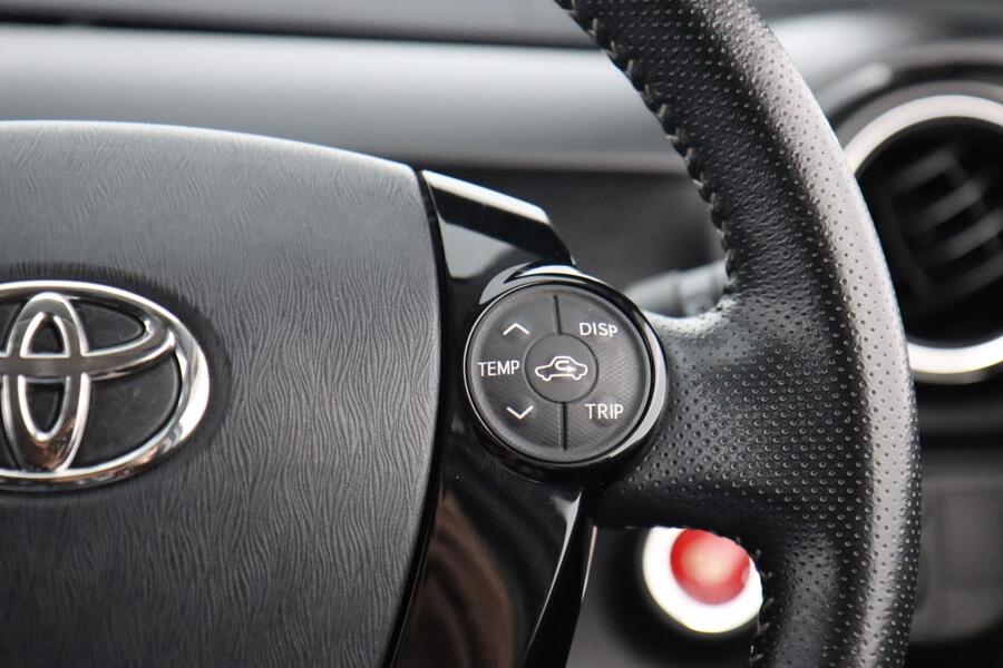 Toyota Aqua vaihtoauto