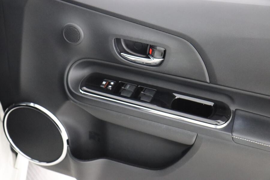 Toyota Aqua vaihtoauto