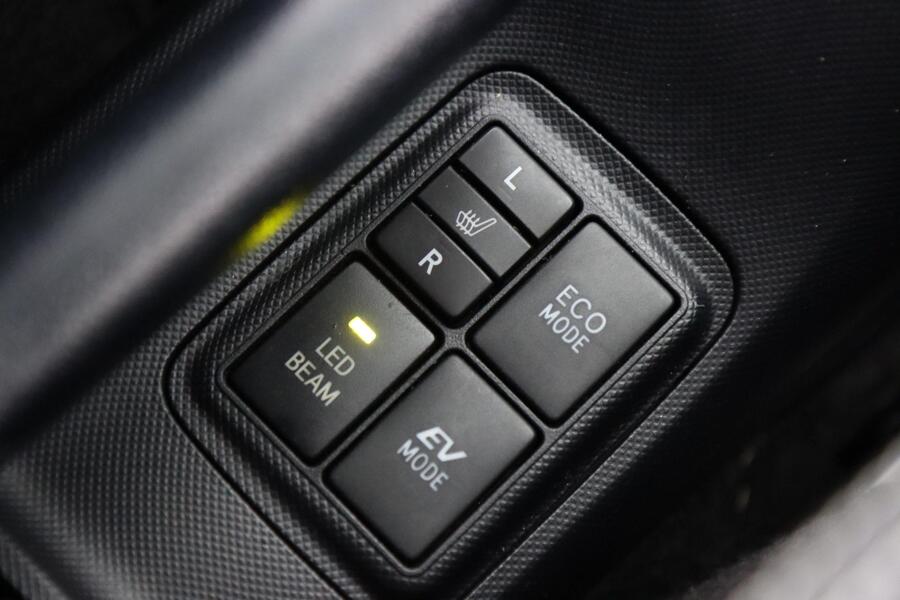 Toyota Aqua vaihtoauto