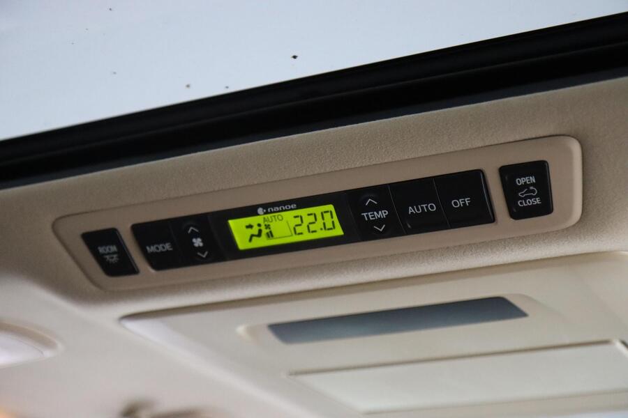 Toyota Vellfire vaihtoauto