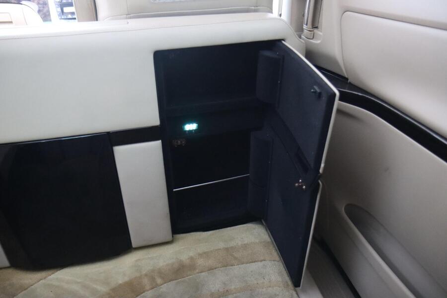 Toyota Vellfire vaihtoauto