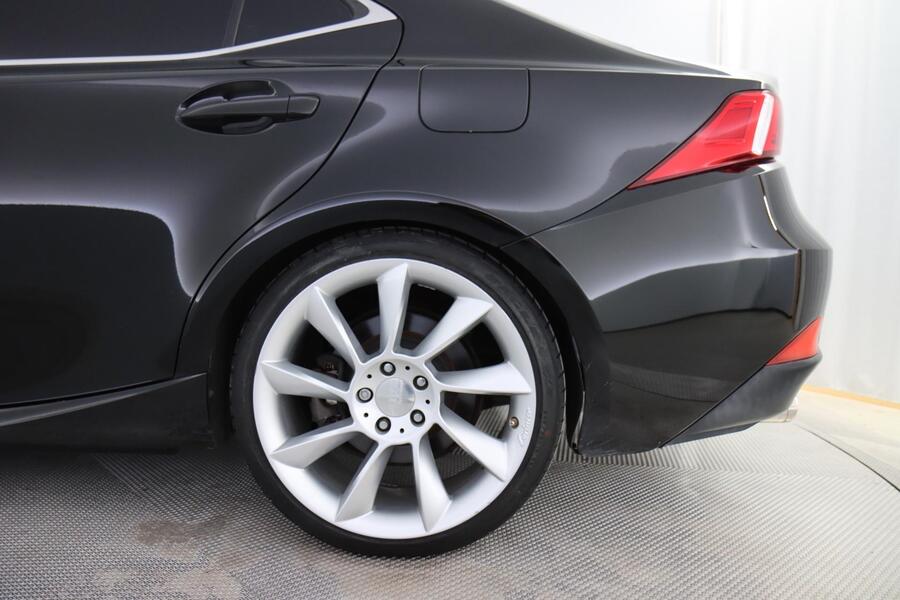 Lexus IS vaihtoauto