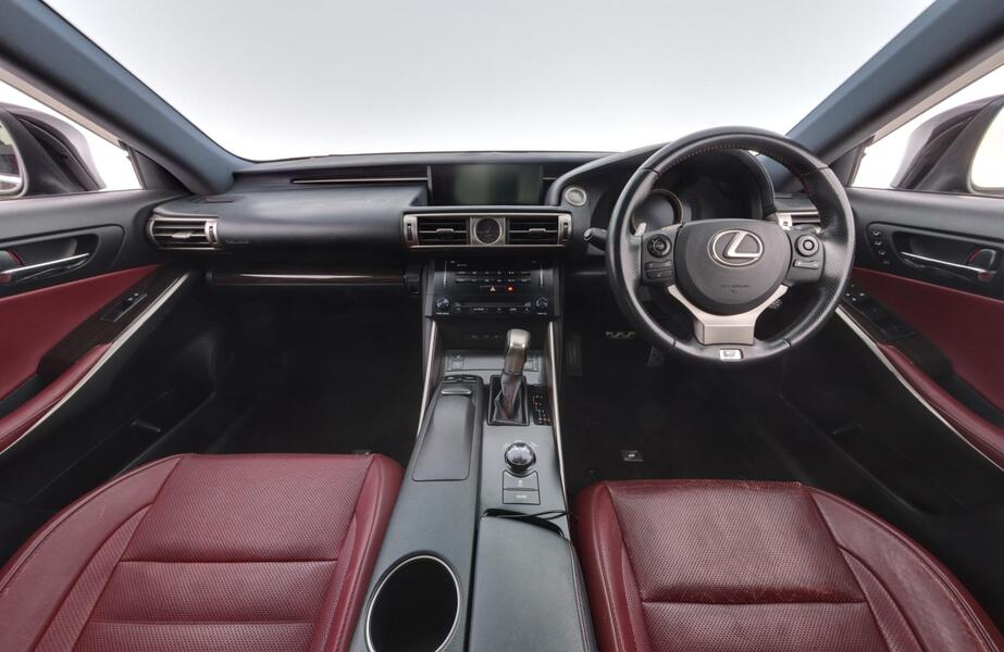 Lexus IS vaihtoauto