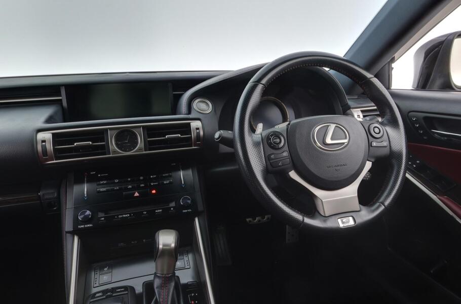 Lexus IS vaihtoauto
