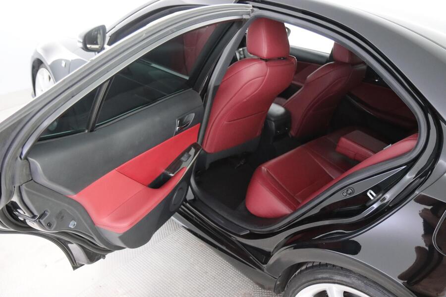 Lexus IS vaihtoauto