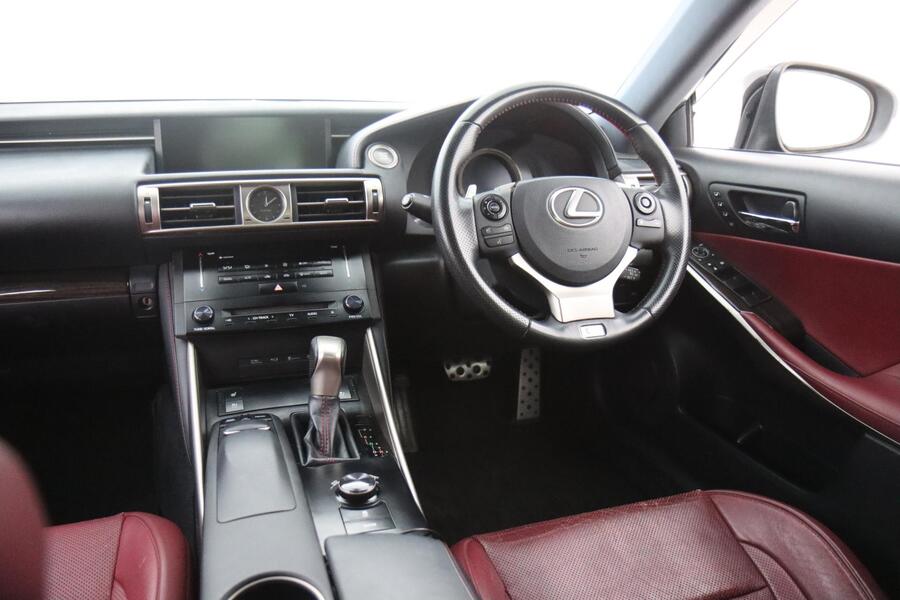 Lexus IS vaihtoauto