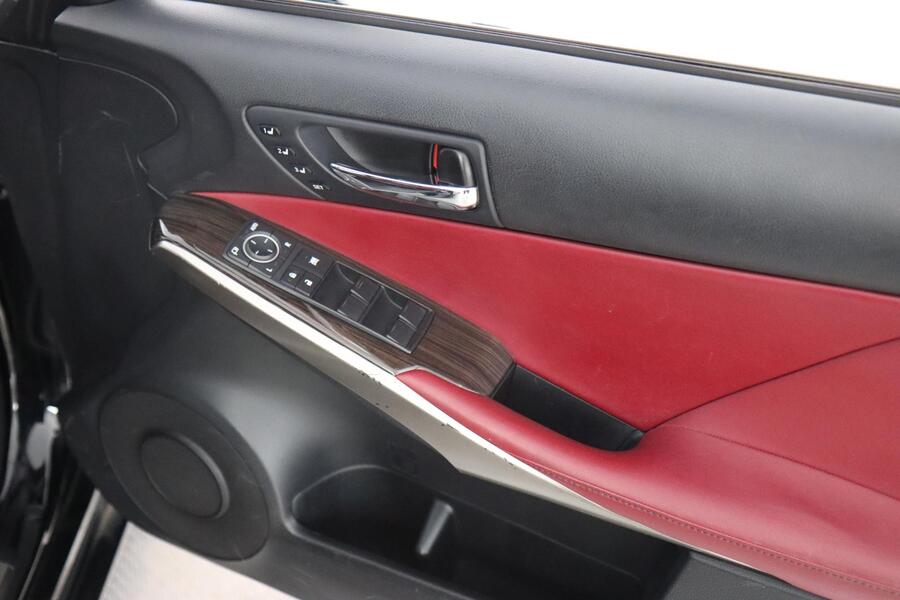 Lexus IS vaihtoauto
