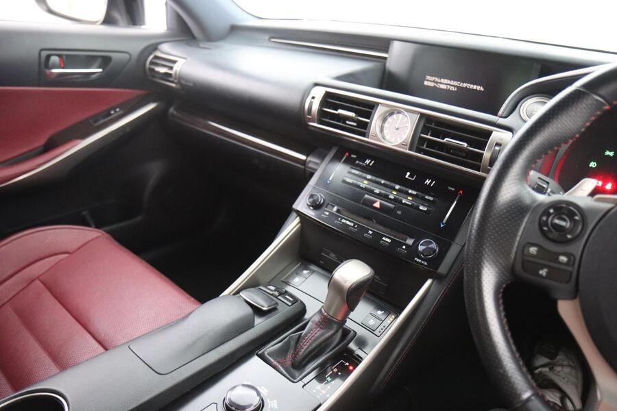 Lexus IS vaihtoauto