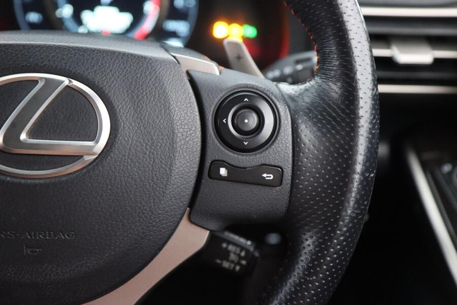 Lexus IS vaihtoauto