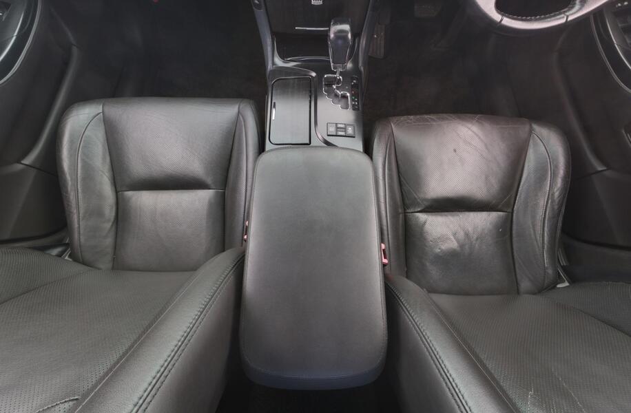 Toyota Crown vaihtoauto