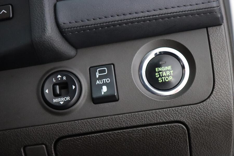 Toyota Crown vaihtoauto