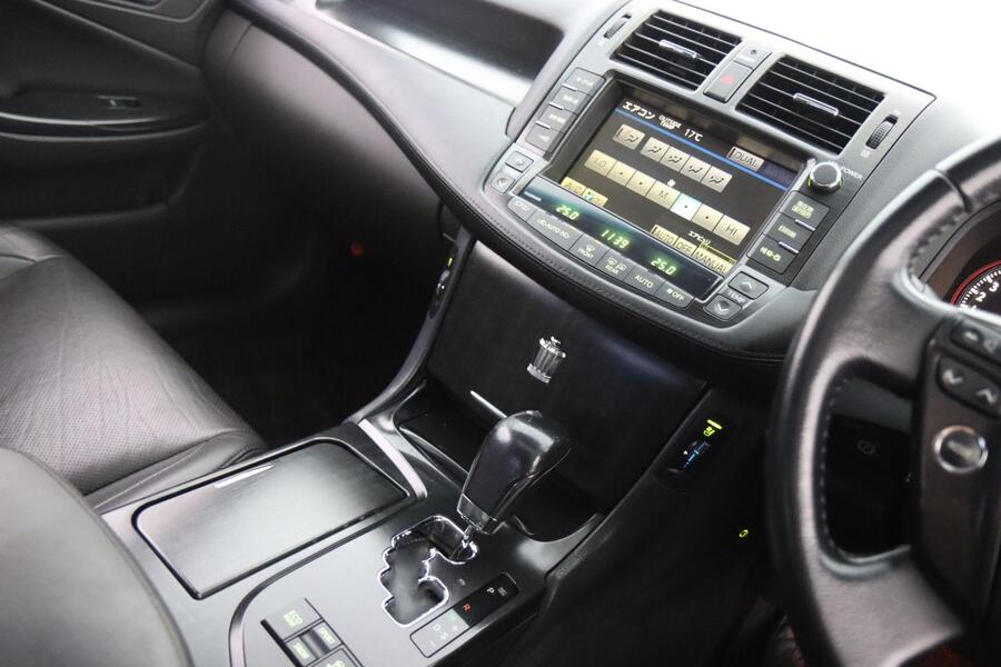 Toyota Crown vaihtoauto