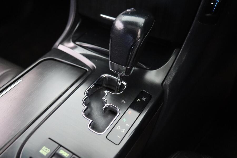 Toyota Crown vaihtoauto